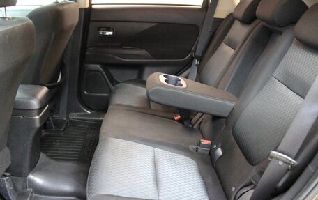 Mitsubishi Outlander III рестайлинг 3, 2015 год, 1 399 000 рублей, 20 фотография
