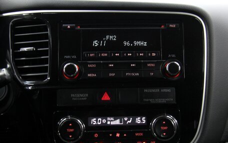 Mitsubishi Outlander III рестайлинг 3, 2015 год, 1 399 000 рублей, 17 фотография
