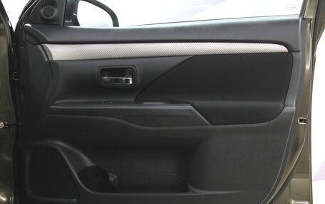 Mitsubishi Outlander III рестайлинг 3, 2015 год, 1 399 000 рублей, 24 фотография