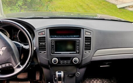 Mitsubishi Pajero IV, 2011 год, 1 750 000 рублей, 3 фотография