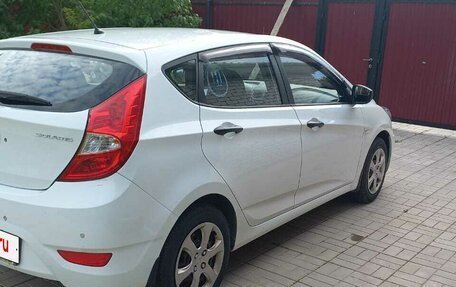 Hyundai Solaris II рестайлинг, 2012 год, 650 000 рублей, 3 фотография