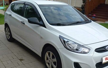 Hyundai Solaris II рестайлинг, 2012 год, 650 000 рублей, 2 фотография