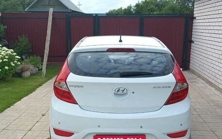 Hyundai Solaris II рестайлинг, 2012 год, 650 000 рублей, 5 фотография