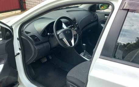 Hyundai Solaris II рестайлинг, 2012 год, 650 000 рублей, 12 фотография