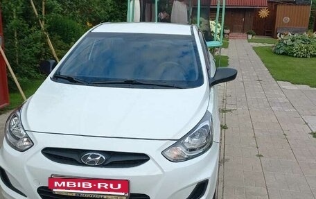 Hyundai Solaris II рестайлинг, 2012 год, 650 000 рублей, 10 фотография