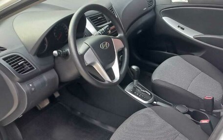 Hyundai Solaris II рестайлинг, 2012 год, 650 000 рублей, 13 фотография
