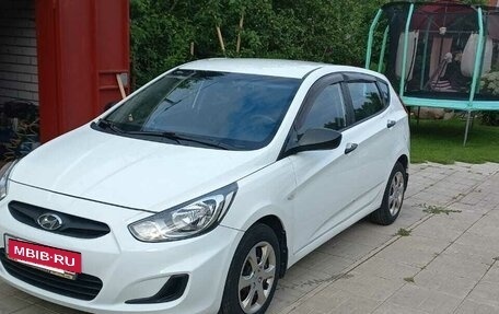Hyundai Solaris II рестайлинг, 2012 год, 650 000 рублей, 11 фотография