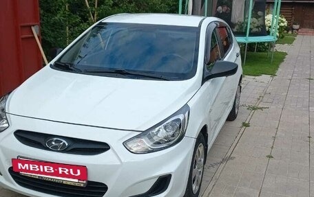 Hyundai Solaris II рестайлинг, 2012 год, 650 000 рублей, 9 фотография