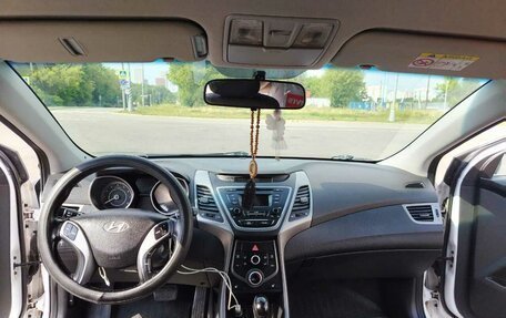 Hyundai Elantra V, 2015 год, 900 000 рублей, 7 фотография