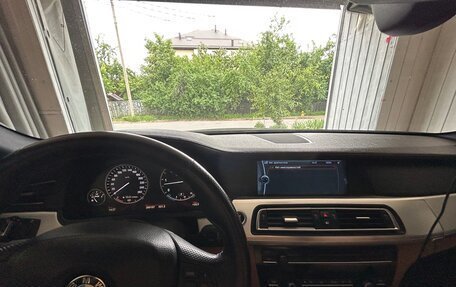 BMW 7 серия, 2010 год, 1 900 000 рублей, 3 фотография