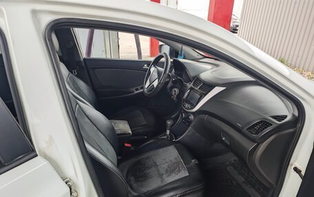 Hyundai Solaris II рестайлинг, 2011 год, 700 000 рублей, 7 фотография
