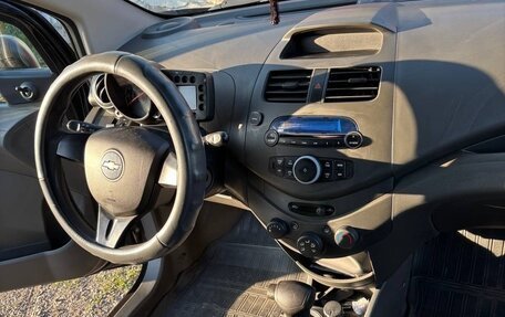 Chevrolet Spark III, 2013 год, 600 000 рублей, 2 фотография