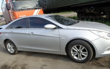 Hyundai Sonata VI, 2011 год, 720 000 рублей, 3 фотография