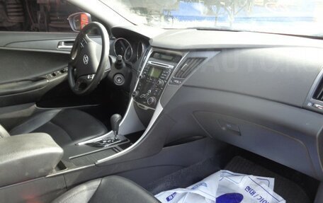 Hyundai Sonata VI, 2011 год, 720 000 рублей, 4 фотография