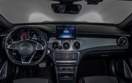 Mercedes-Benz GLA, 2018 год, 2 350 000 рублей, 11 фотография