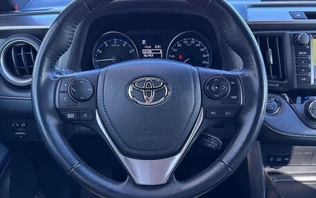 Toyota RAV4, 2018 год, 1 800 000 рублей, 30 фотография