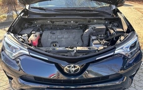 Toyota RAV4, 2018 год, 1 800 000 рублей, 24 фотография