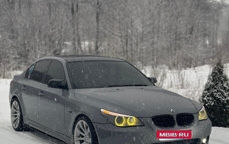BMW 5 серия, 2005 год, 1 650 000 рублей, 13 фотография
