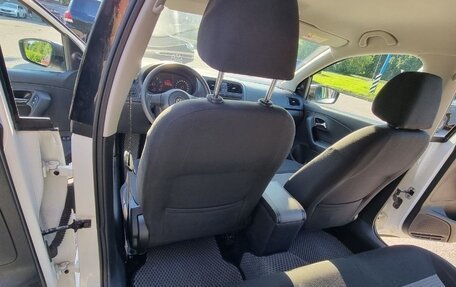Volkswagen Polo VI (EU Market), 2013 год, 750 000 рублей, 16 фотография