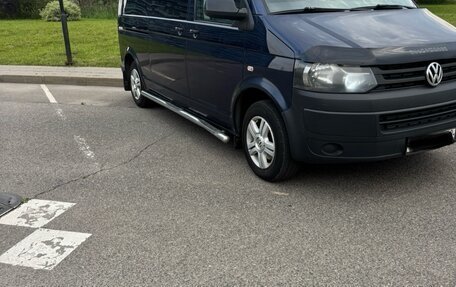 Volkswagen Transporter T5 рестайлинг, 2013 год, 2 800 000 рублей, 3 фотография