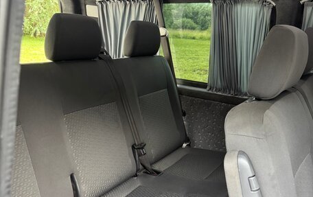 Volkswagen Transporter T5 рестайлинг, 2013 год, 2 800 000 рублей, 17 фотография