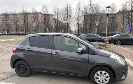 Toyota Vitz, 2019 год, 860 000 рублей, 3 фотография