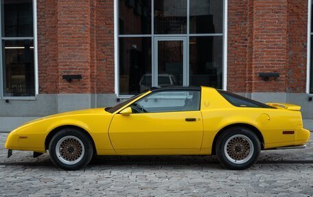 Pontiac Firebird III, 1991 год, 1 650 000 рублей, 5 фотография