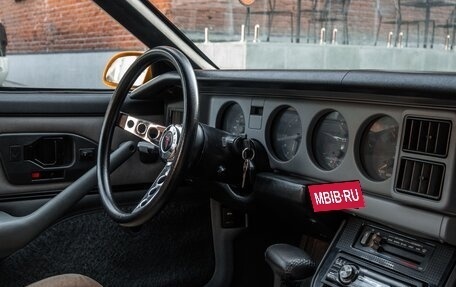 Pontiac Firebird III, 1991 год, 1 650 000 рублей, 13 фотография