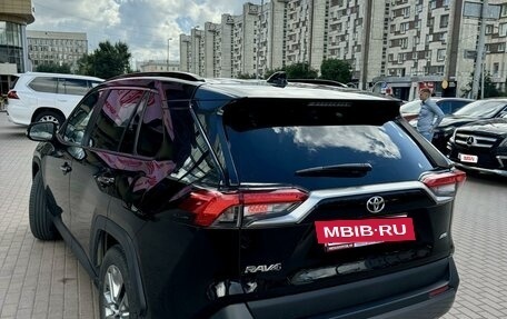 Toyota RAV4, 2020 год, 3 850 000 рублей, 8 фотография