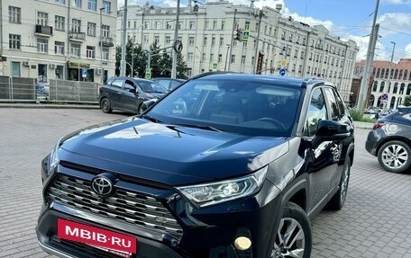 Toyota RAV4, 2020 год, 3 850 000 рублей, 10 фотография