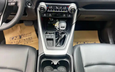 Toyota RAV4, 2024 год, 3 000 000 рублей, 8 фотография