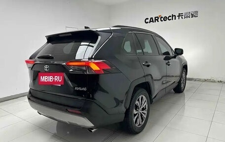 Toyota RAV4, 2024 год, 3 000 000 рублей, 4 фотография