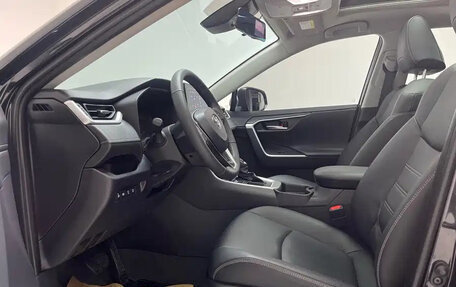 Toyota RAV4, 2024 год, 3 000 000 рублей, 17 фотография