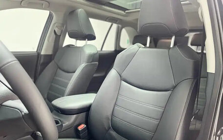 Toyota RAV4, 2024 год, 3 000 000 рублей, 18 фотография