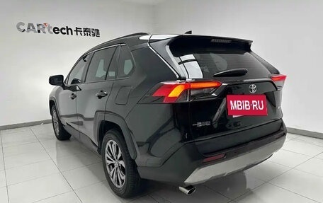 Toyota RAV4, 2024 год, 3 000 000 рублей, 19 фотография