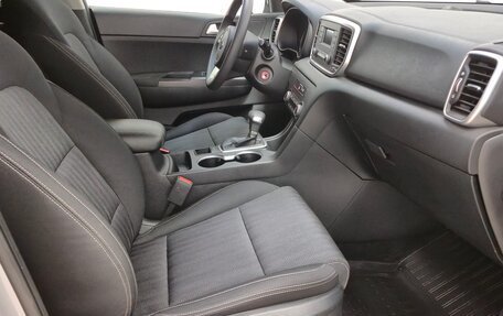 KIA Sportage IV рестайлинг, 2020 год, 2 240 000 рублей, 14 фотография