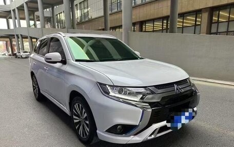 Mitsubishi Outlander III рестайлинг 3, 2021 год, 1 890 548 рублей, 1 фотография