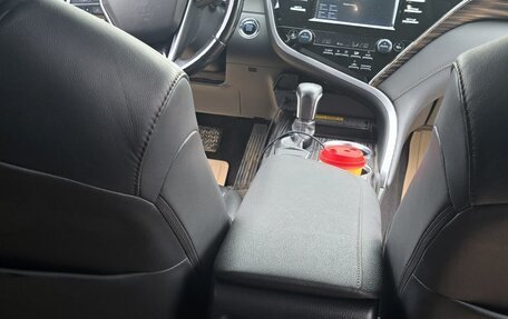 Toyota Camry, 2019 год, 2 600 000 рублей, 1 фотография