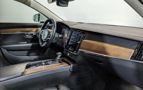 Volvo S90 II рестайлинг, 2018 год, 2 650 000 рублей, 17 фотография