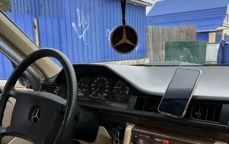 Mercedes-Benz E-Класс, 1992 год, 400 000 рублей, 6 фотография