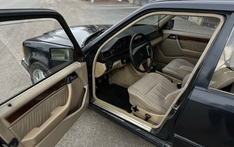 Mercedes-Benz E-Класс, 1992 год, 400 000 рублей, 10 фотография
