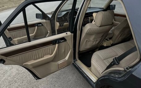 Mercedes-Benz E-Класс, 1992 год, 400 000 рублей, 9 фотография