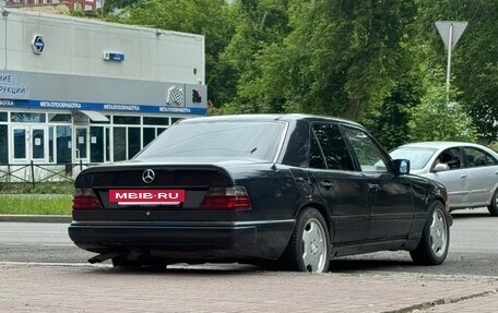 Mercedes-Benz E-Класс, 1992 год, 400 000 рублей, 2 фотография