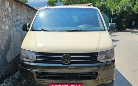 Volkswagen Caravelle T5, 2010 год, 1 900 000 рублей, 2 фотография