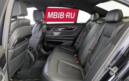 BMW 7 серия, 2019 год, 4 650 000 рублей, 11 фотография