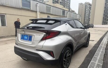Toyota C-HR I рестайлинг, 2021 год, 1 660 000 рублей, 4 фотография
