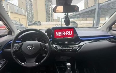 Toyota C-HR I рестайлинг, 2021 год, 1 660 000 рублей, 8 фотография