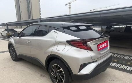 Toyota C-HR I рестайлинг, 2021 год, 1 660 000 рублей, 6 фотография