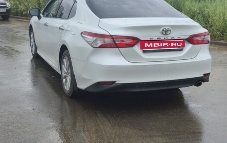 Toyota Camry, 2019 год, 2 600 000 рублей, 10 фотография