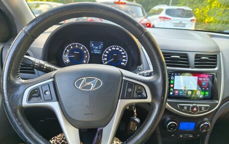 Hyundai Solaris II рестайлинг, 2011 год, 920 000 рублей, 7 фотография